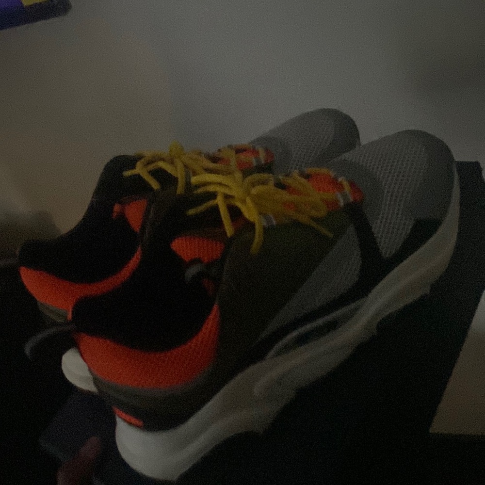Dior b22